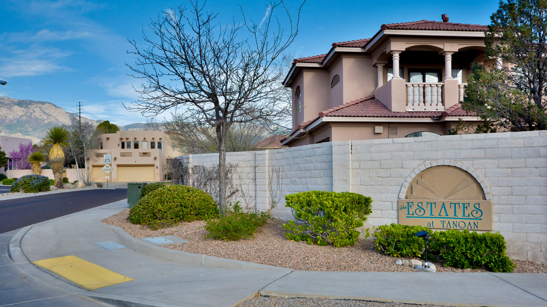 10514 Morningstar Dr NE Tanoan Estates