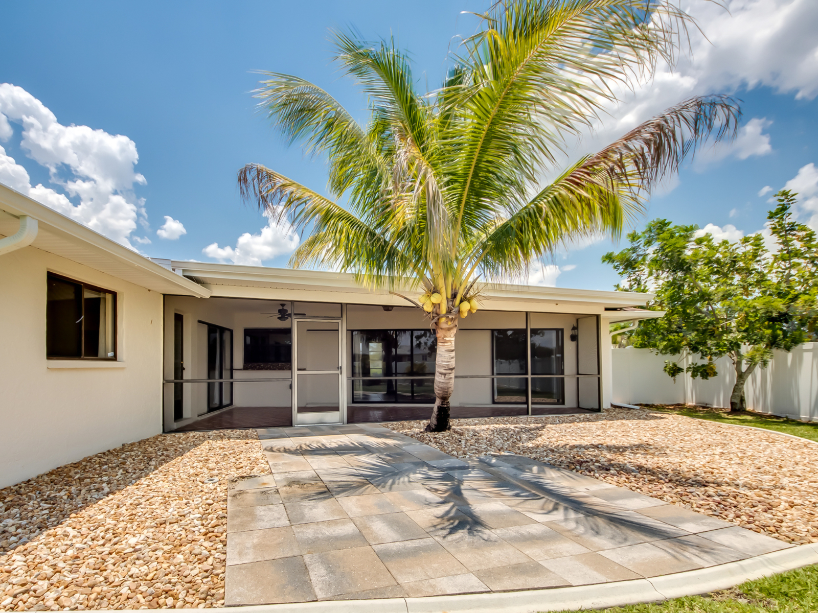 113 NE 10TH AVE Cape Coral FL 33909