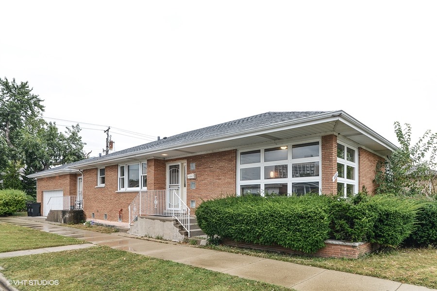 4900 North Mont Claire