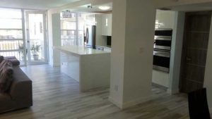 Winston Towers 400 Condo 401