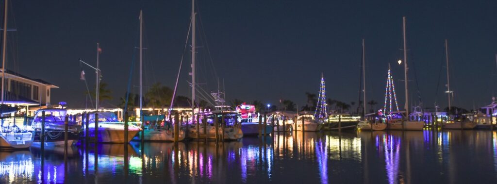 boats-decorated-for-christmas