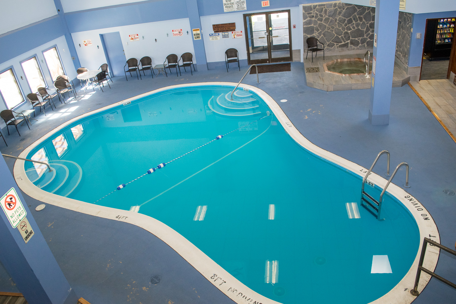 Beech Mountain condo with pool