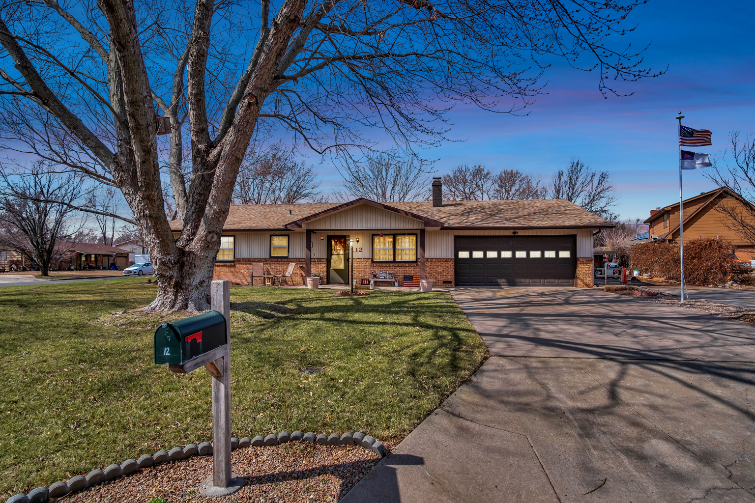 aimee monares real estate 12 10th ct Newton Ks