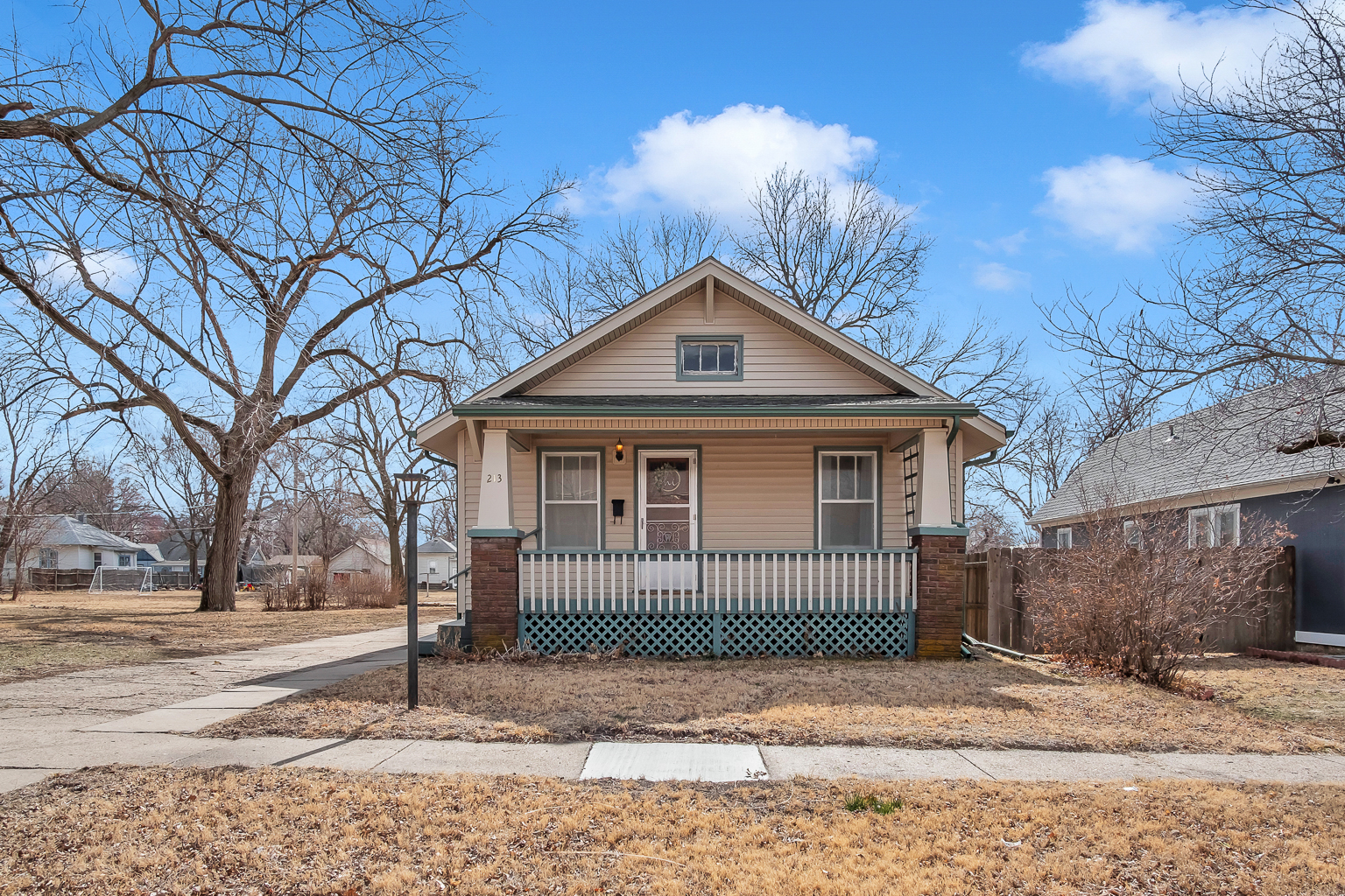 213 SW 3rd Newton KS Aimee Monares RE/MAX Associates 