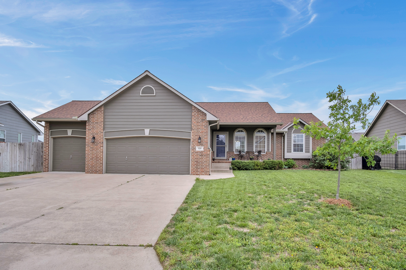 aimee monares newton real estate re/max associates 321 Matson Newton KS