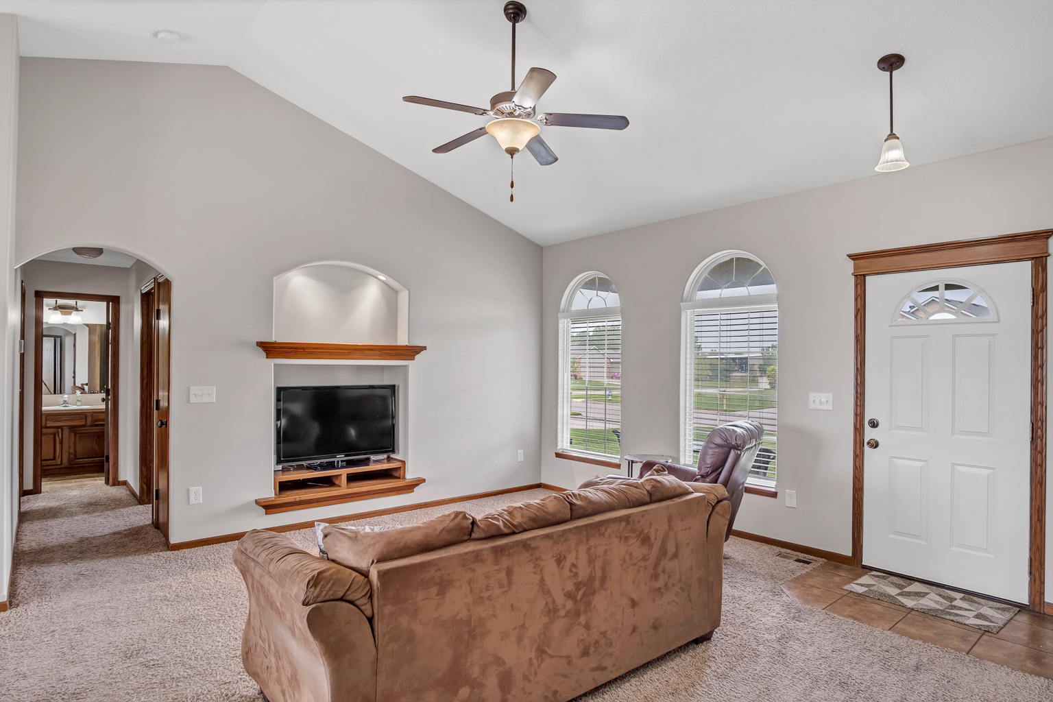 aimee monares newton real estate re/max associates 321 Matson Newton KS