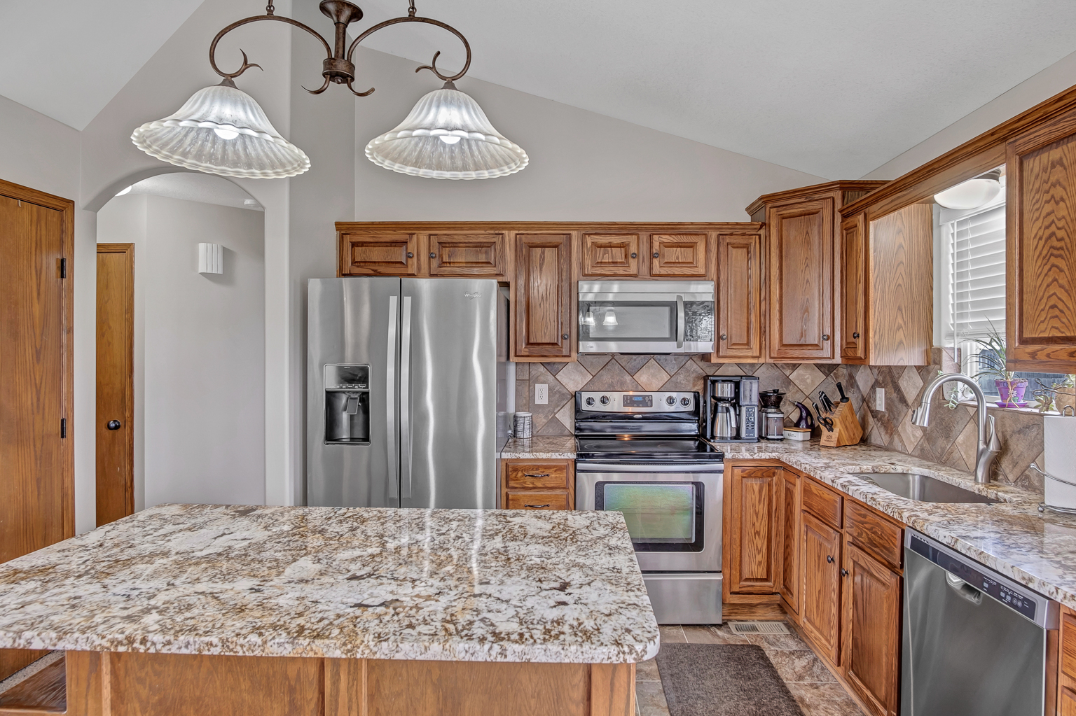 aimee monares newton real estate re/max associates 321 Matson Newton KS