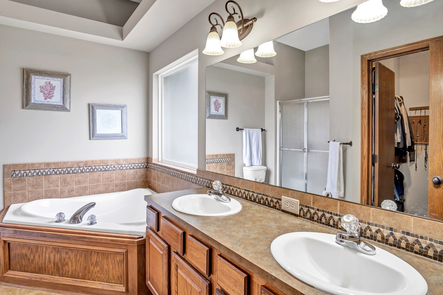 aimee monares newton real estate re/max associates 321 Matson Newton KS