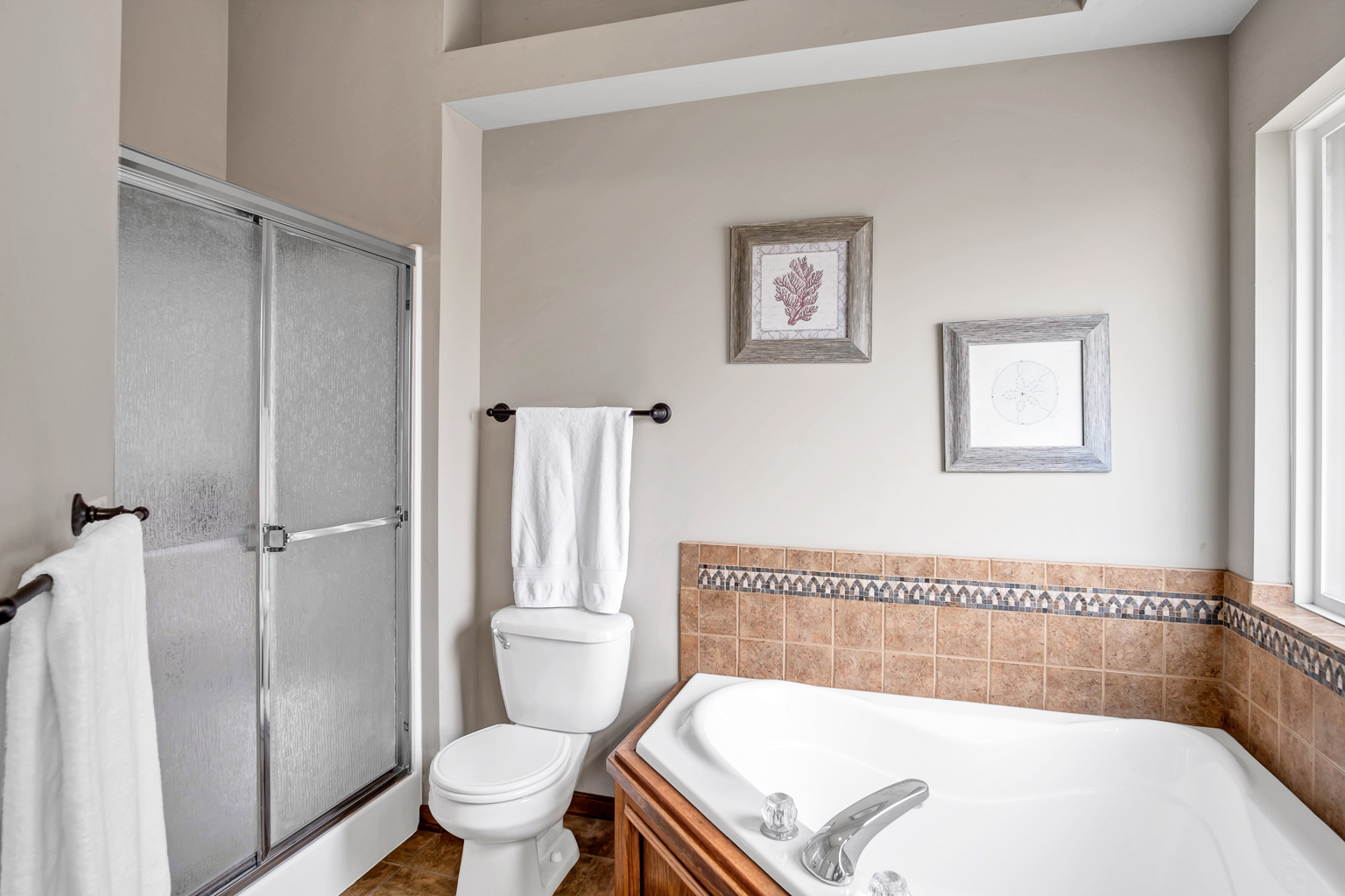 aimee monares newton real estate re/max associates 321 Matson Newton KS