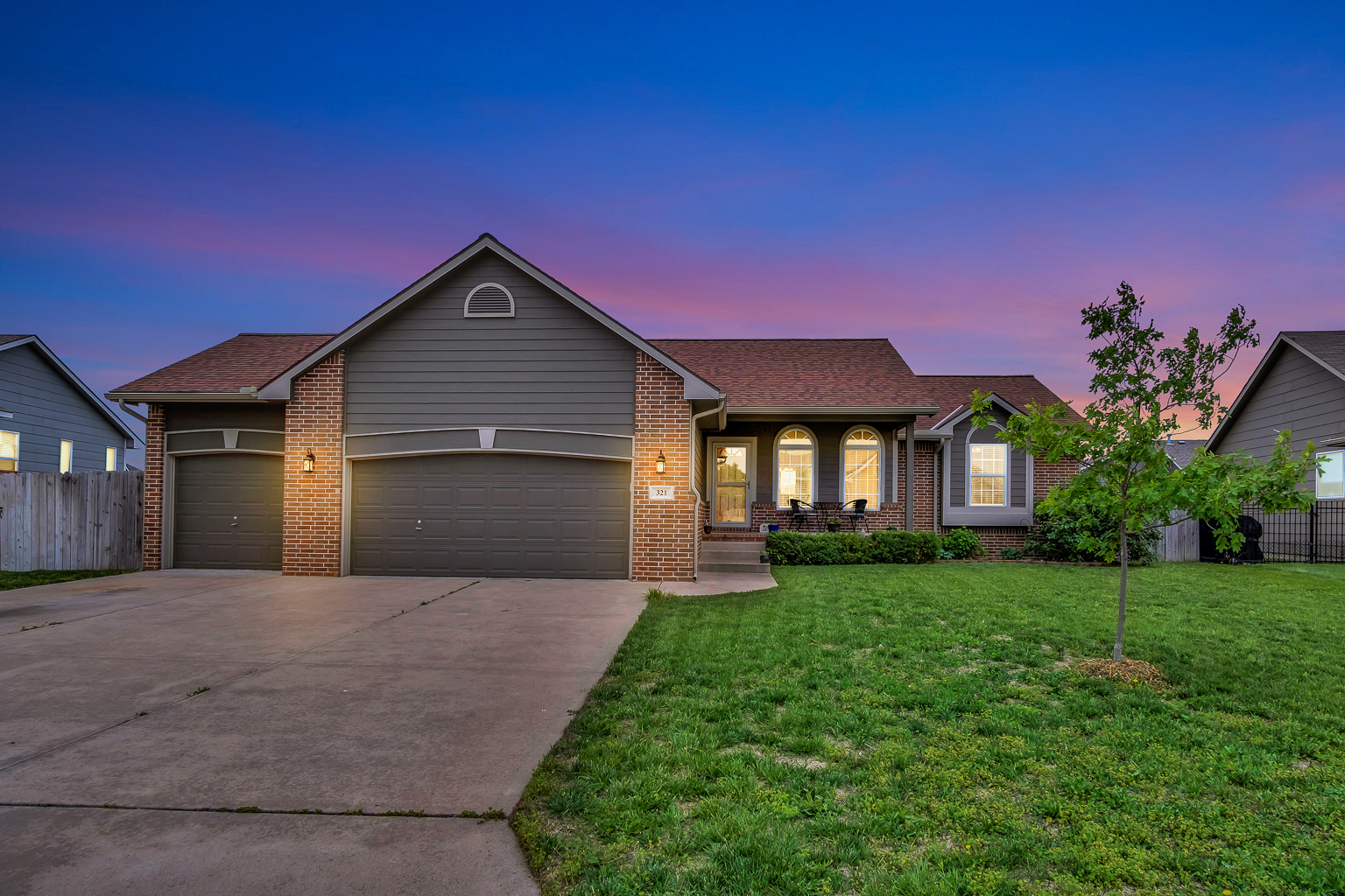 321 Matson Newton Ks Home For Sale Aimee Monares RE/MAX Associates