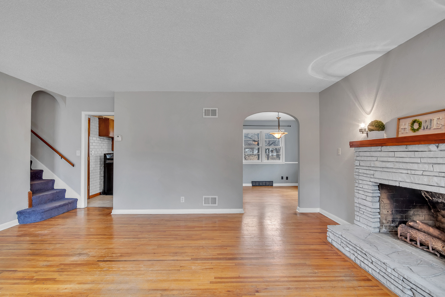 424 SE 6th Newton KS Real Estate Aimee Monares Realtor 