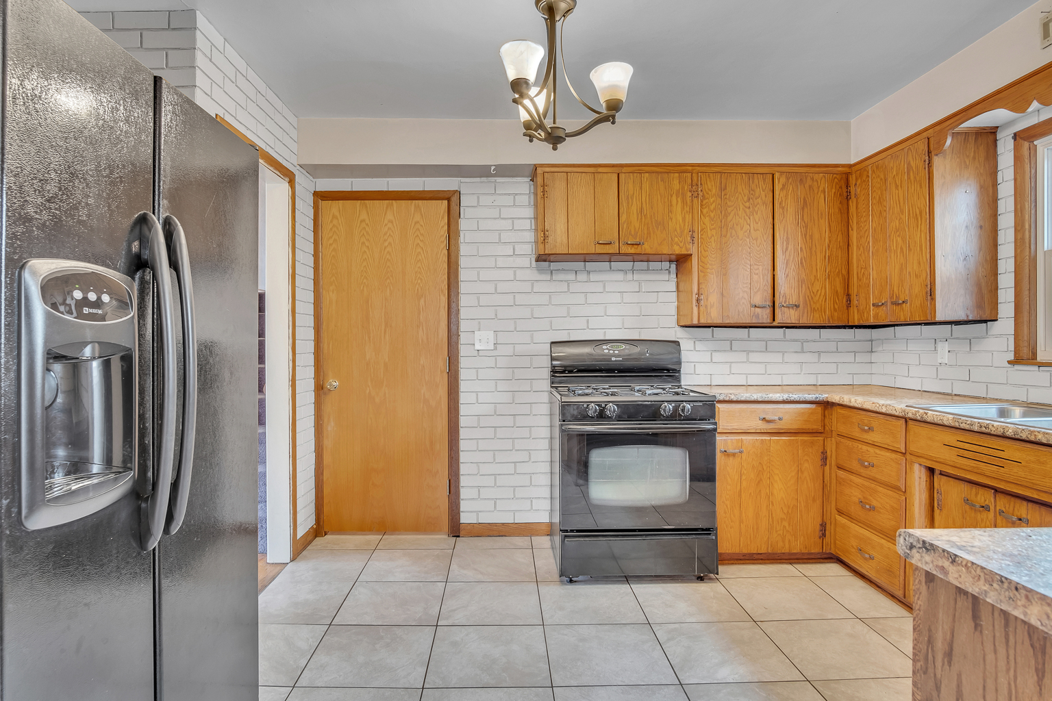424 SE 6th Newton KS Real Estate Aimee Monares Realtor 