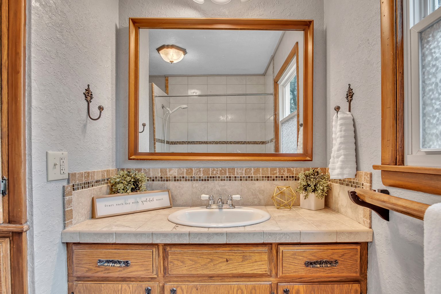424 SE 6th Newton KS Real Estate Aimee Monares Realtor 