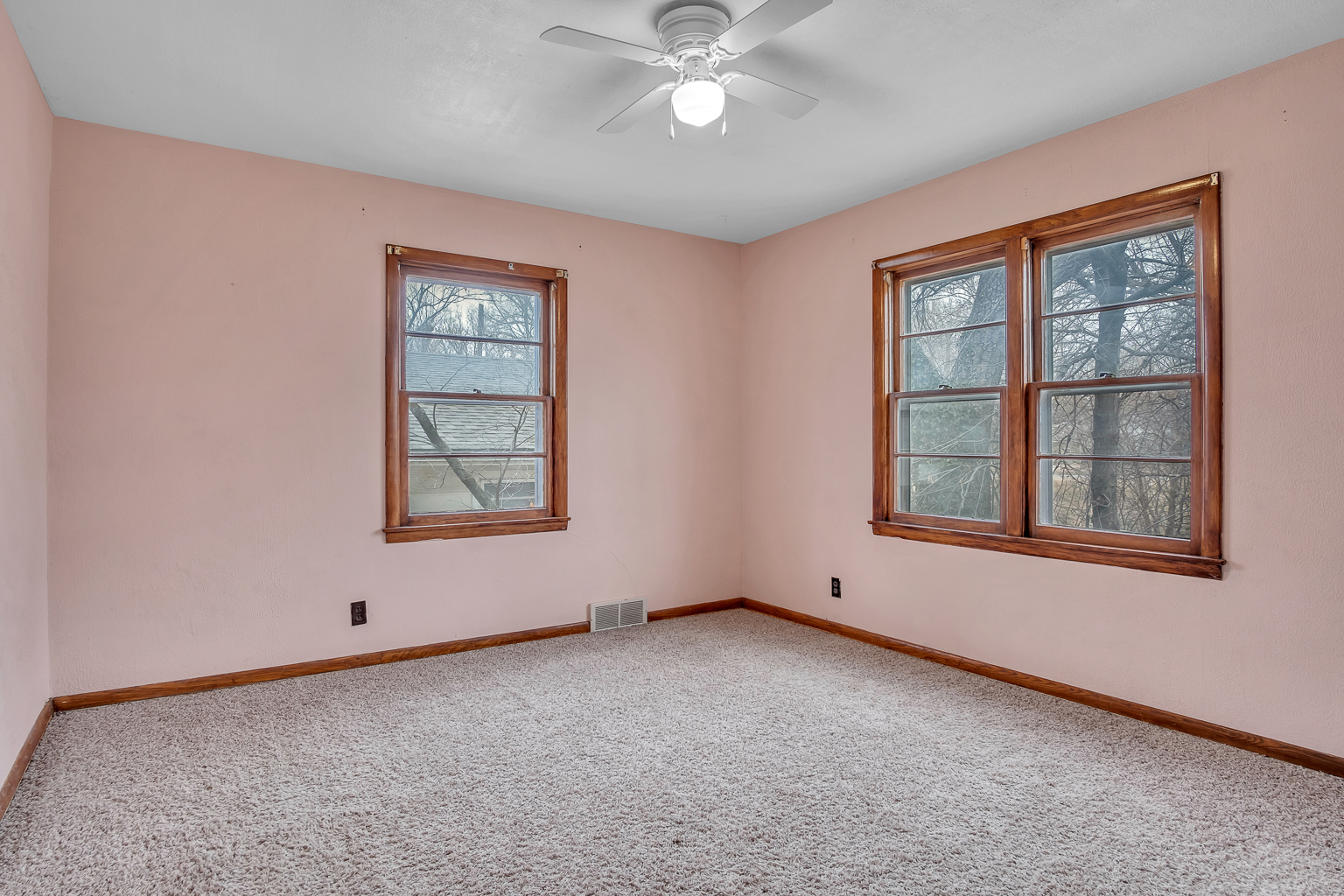 424 SE 6th Newton KS Real Estate Aimee Monares Realtor 