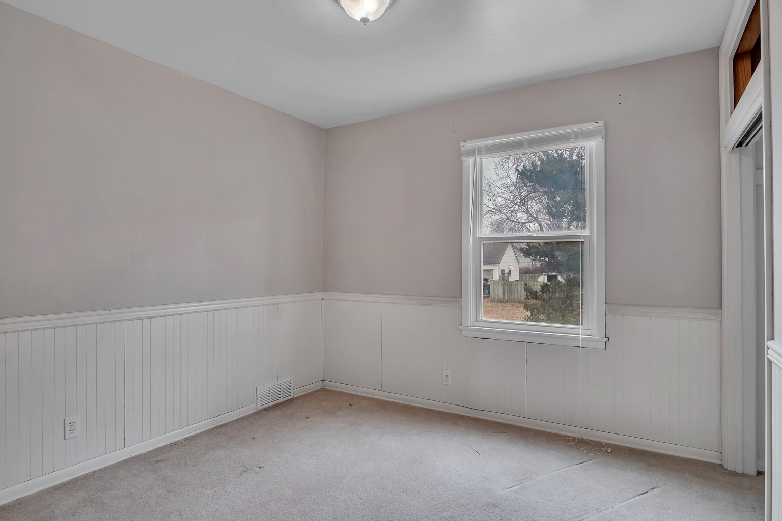 424 SE 6th Newton KS Real Estate Aimee Monares Realtor 