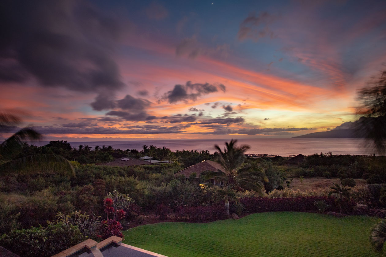 Launiupoko Real Estate