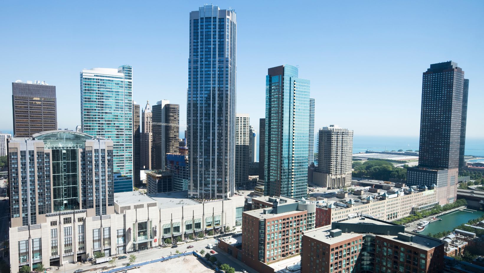 Streeterville Chicago Luxury Condos Near Lake Michigan