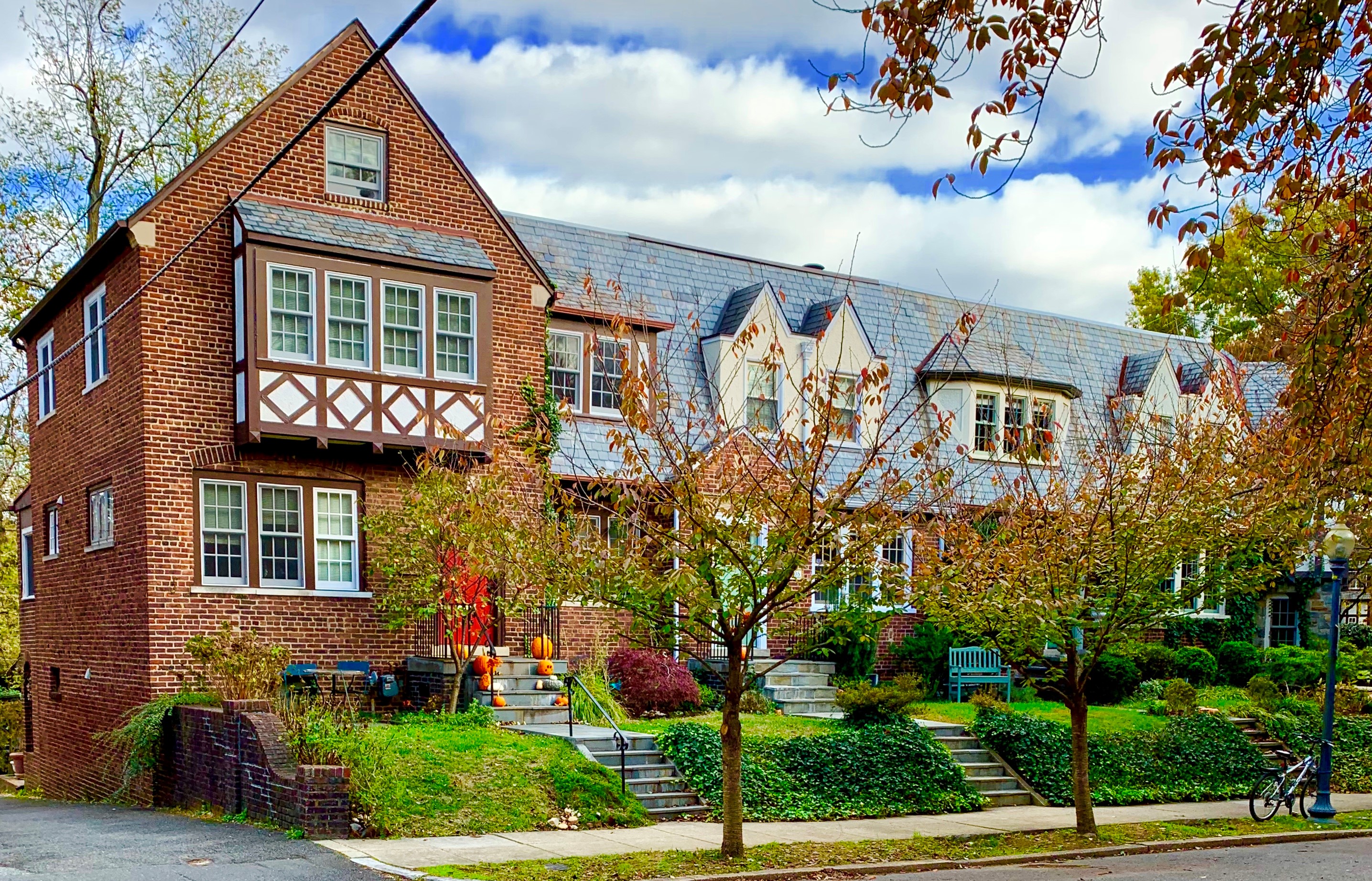 Luxury Homes In Foxhall Village DC. View Every Home On The Market