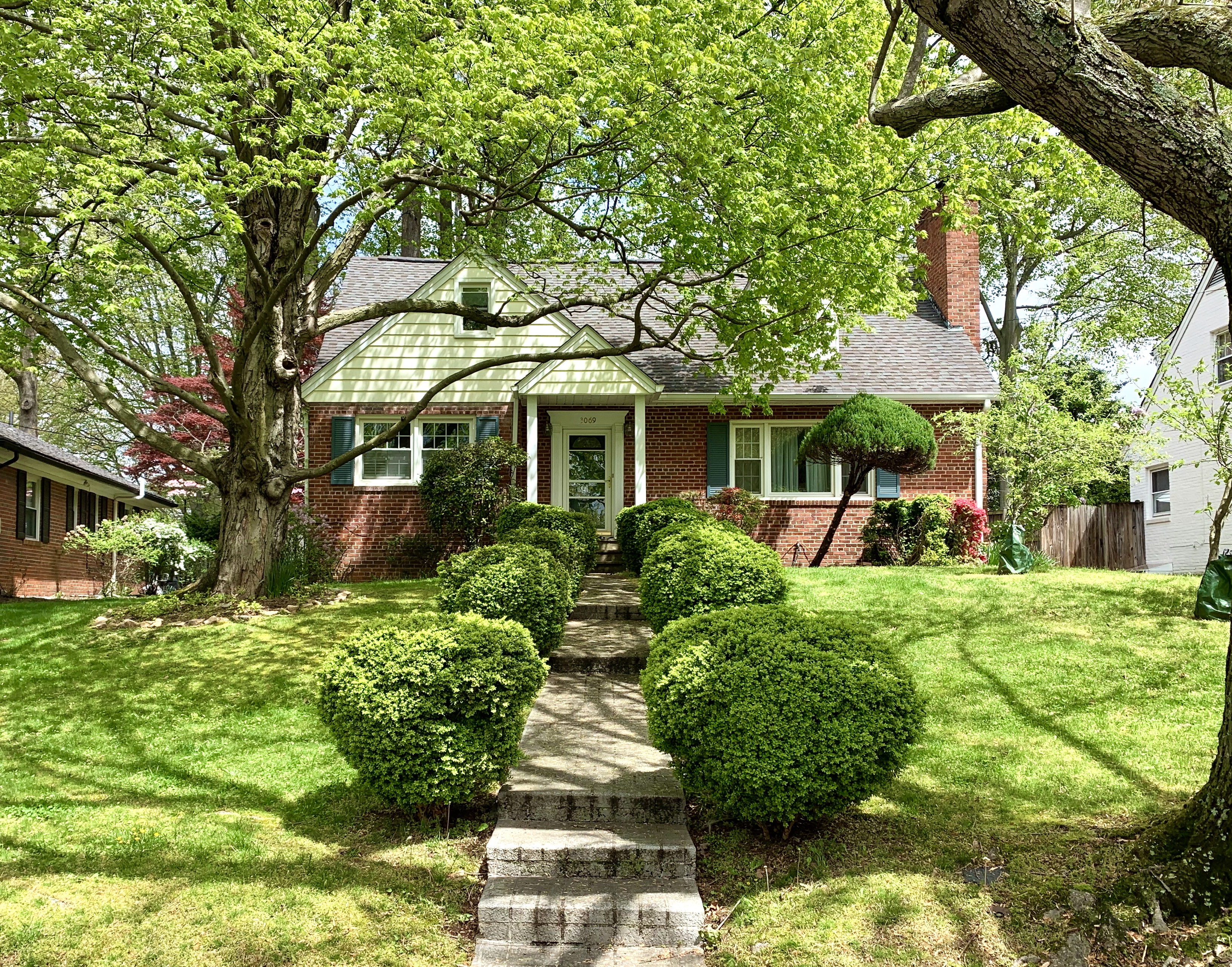 Luxury Homes In Hawthorne, DC. View Every Home On The Market