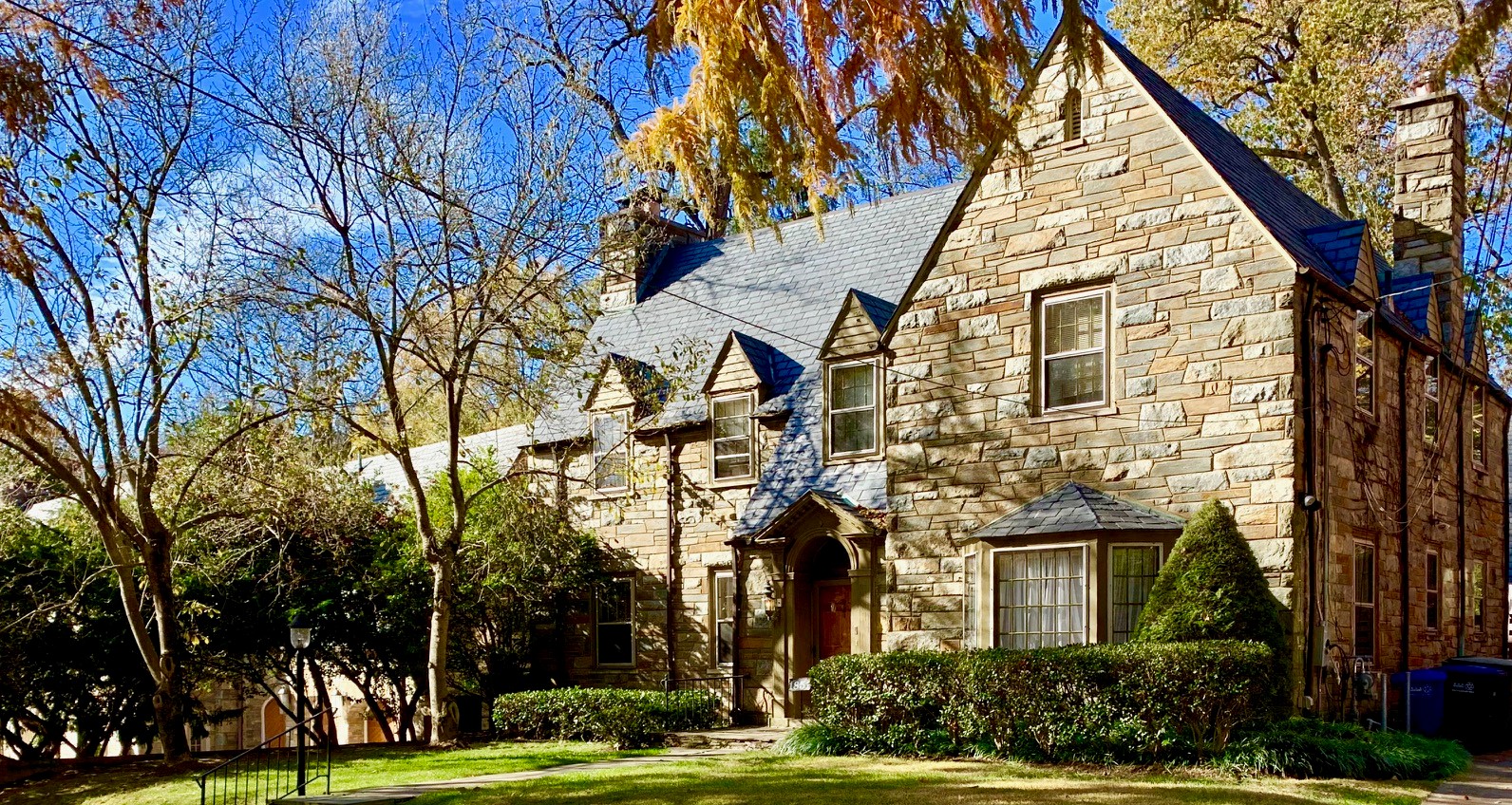 Luxury Homes In Colonial Village DC. View Every Home On The Market