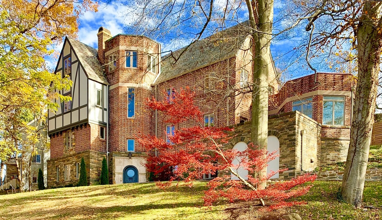 Luxury Homes In Colonial Village DC. View Every Home On The Market