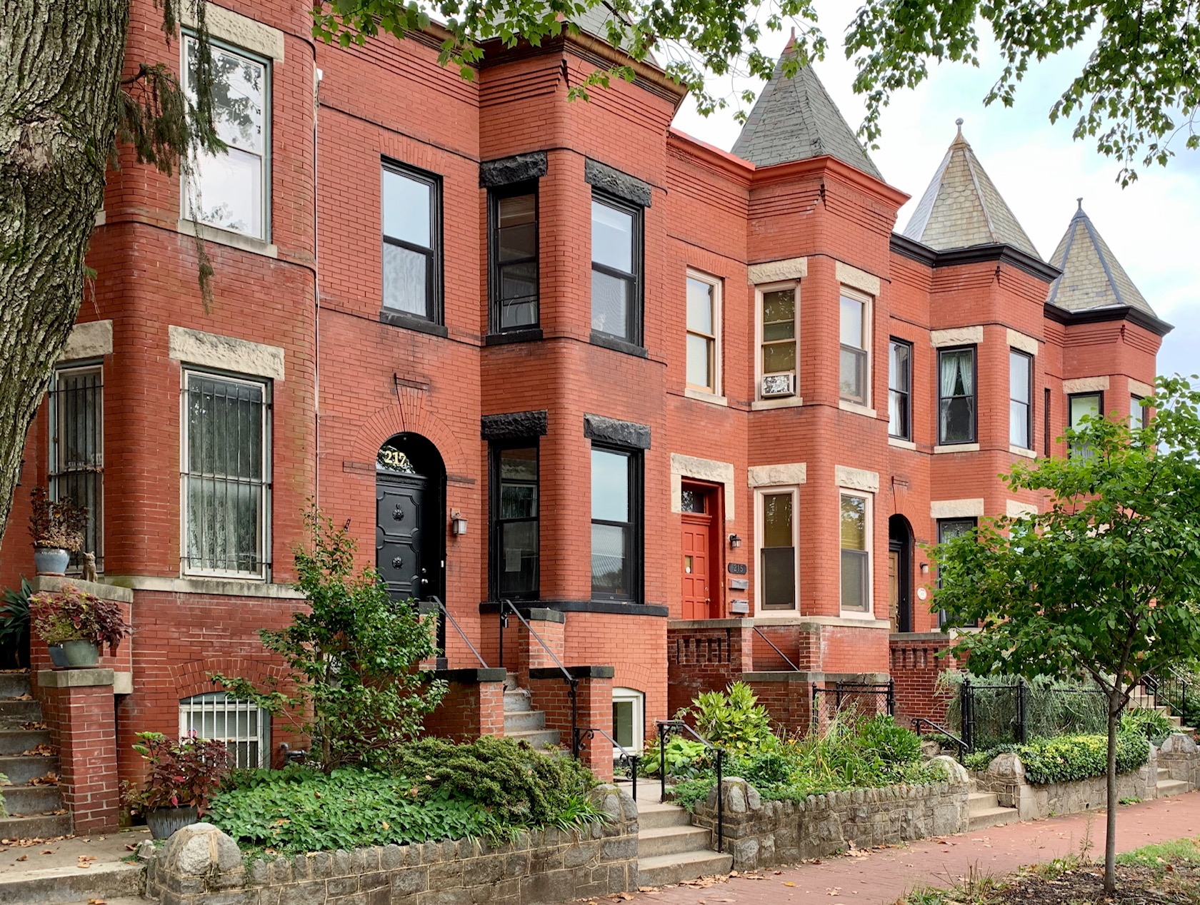 Luxury Homes in Hill East, DC. View Every Home on the Market.