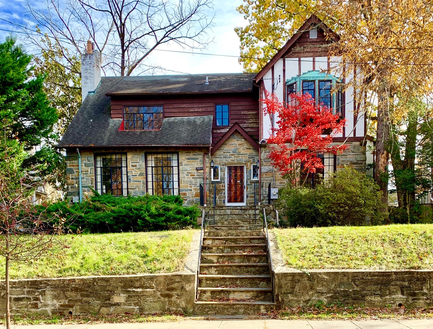 Luxury Homes In Crestwood DC. View Every Home On The Market