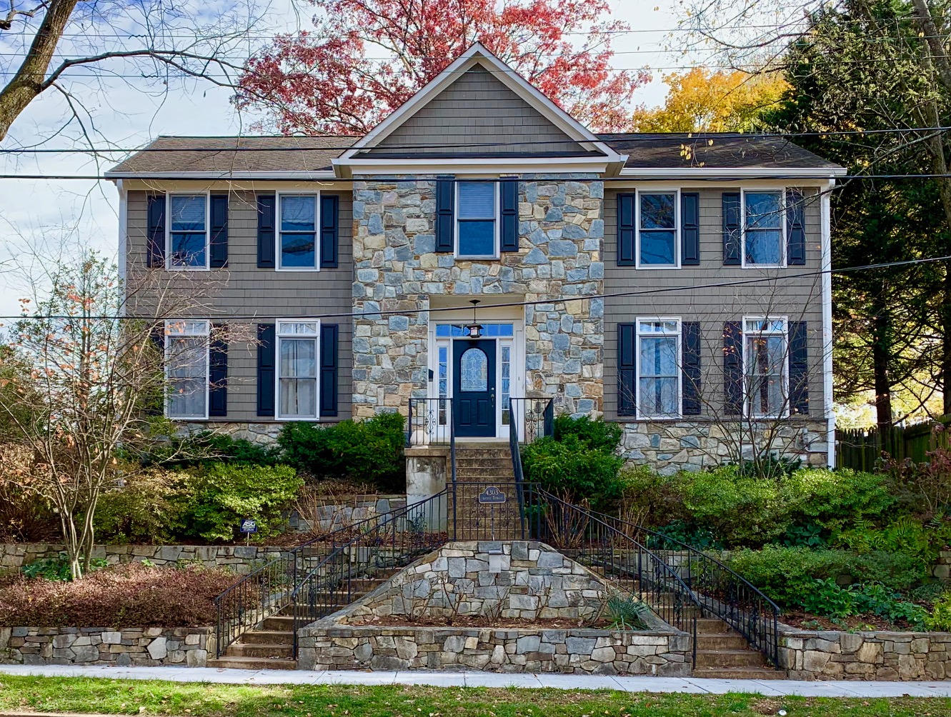 Luxury Homes In Crestwood DC. View Every Home On The Market