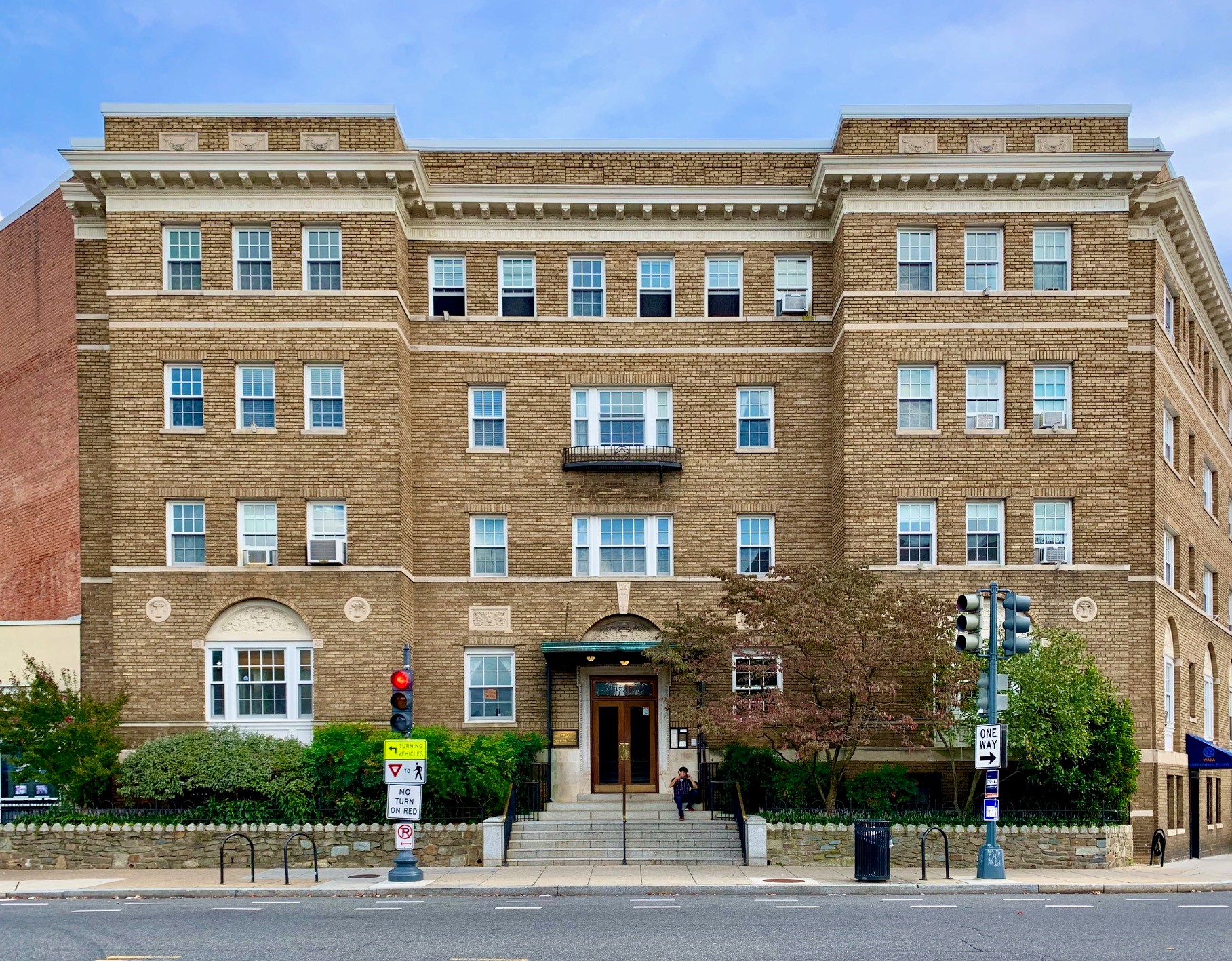 Real Estate For Sale Near the Embassy of Lithuania