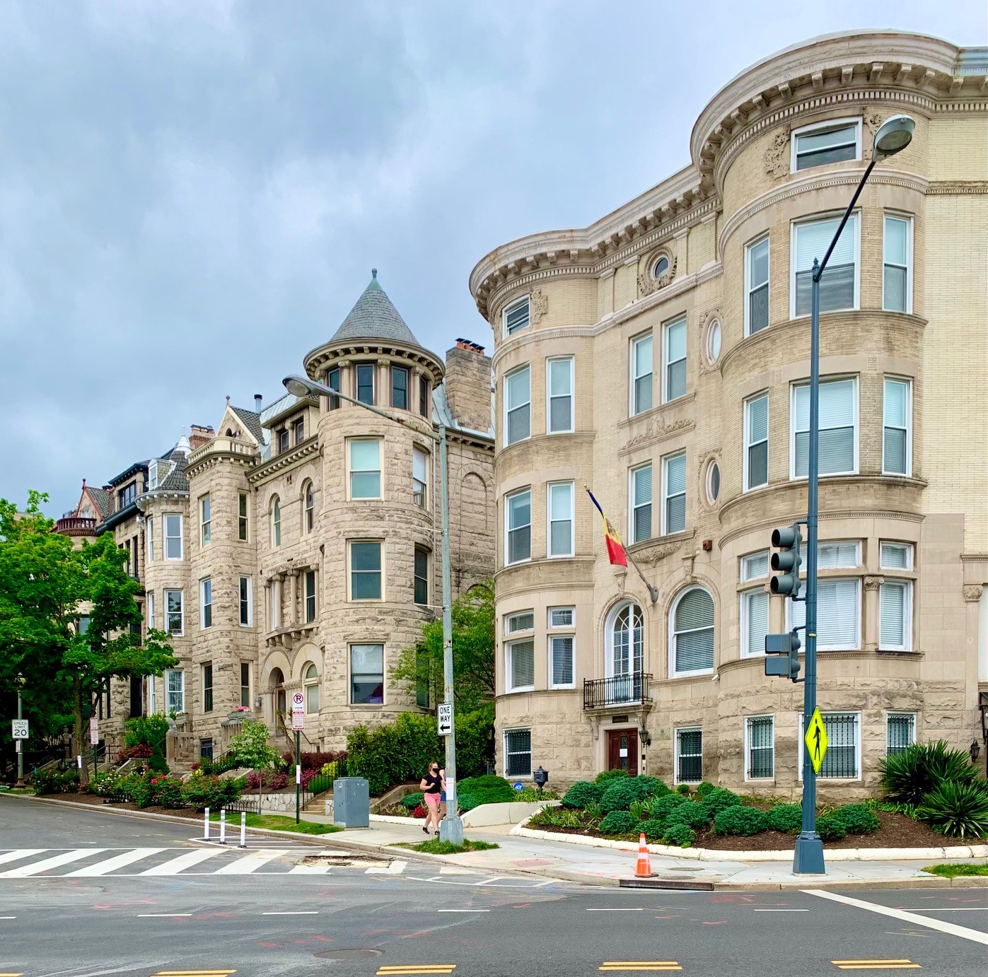 Real Estate For Sale Near the Embassy of Moldova