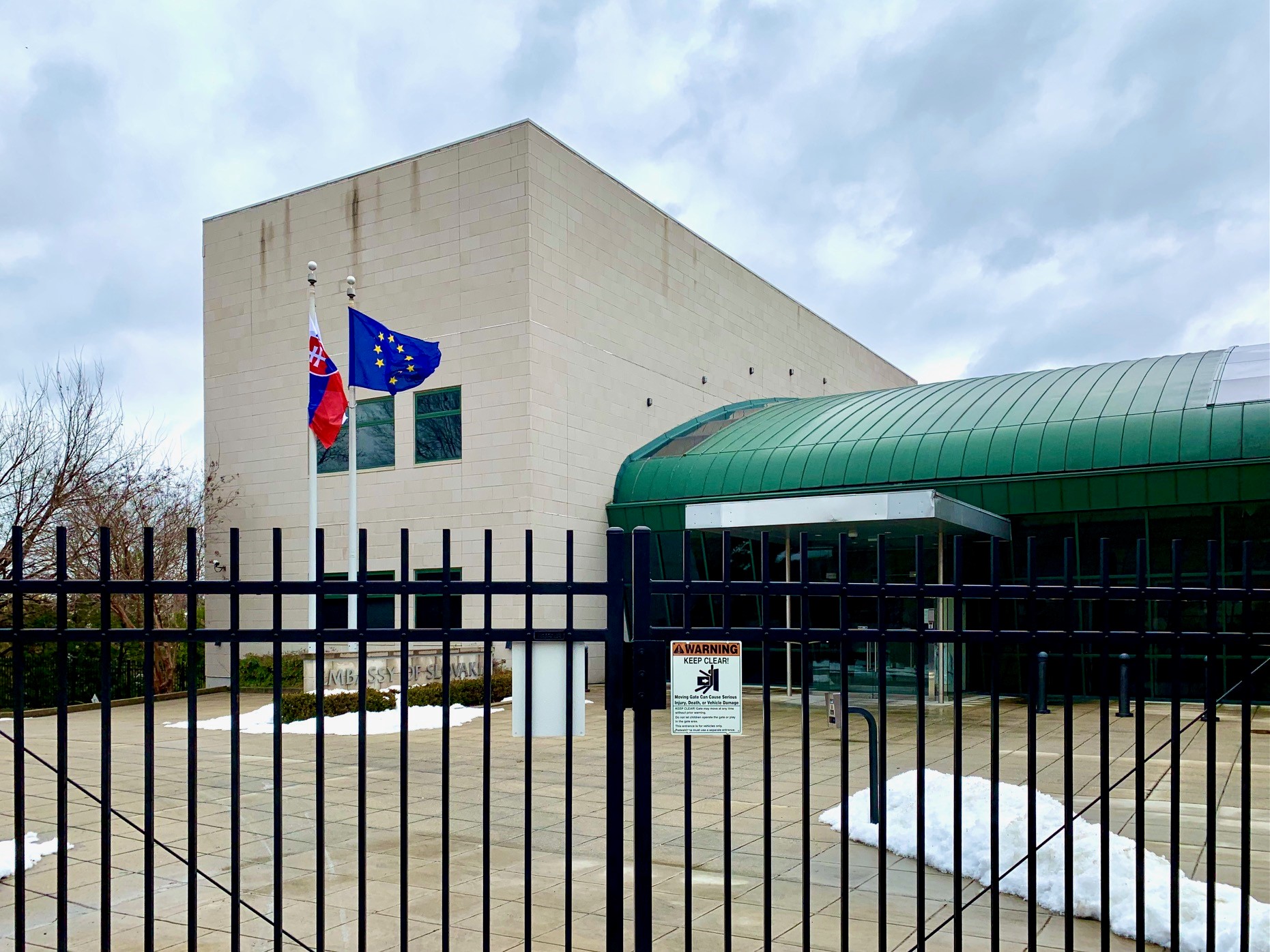 Real Estate For Sale Near the Embassy of Slovak Republic