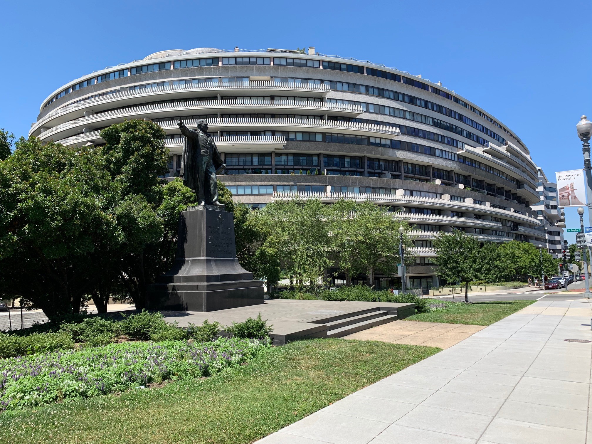 Washington, DC 1000 1250 Square Feet Condos For Sale