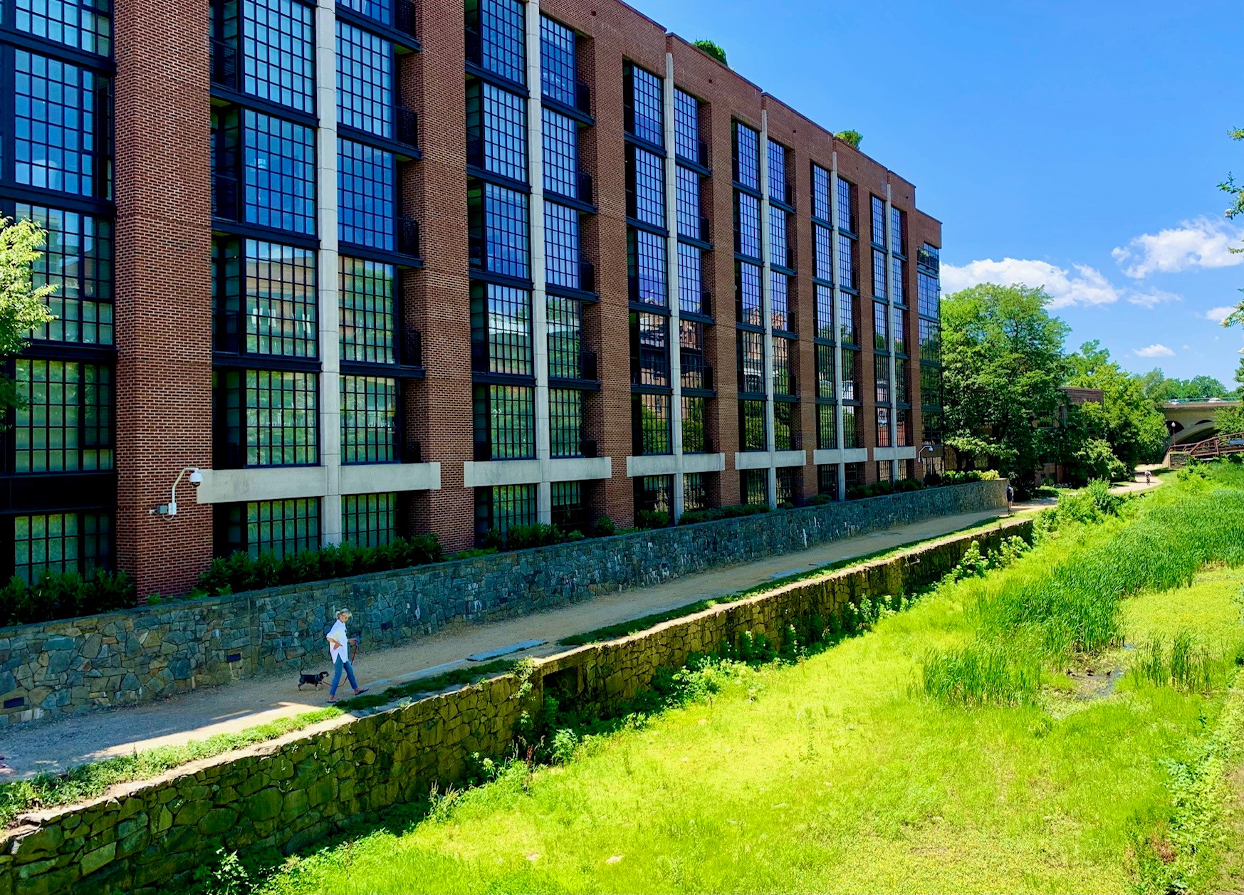 Washington, DC 4000+ Square Feet Condos For Sale