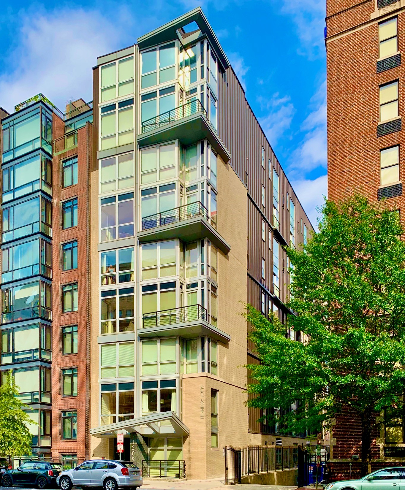 Washington, DC Condos With Price Range 1,500,000 2,000,000