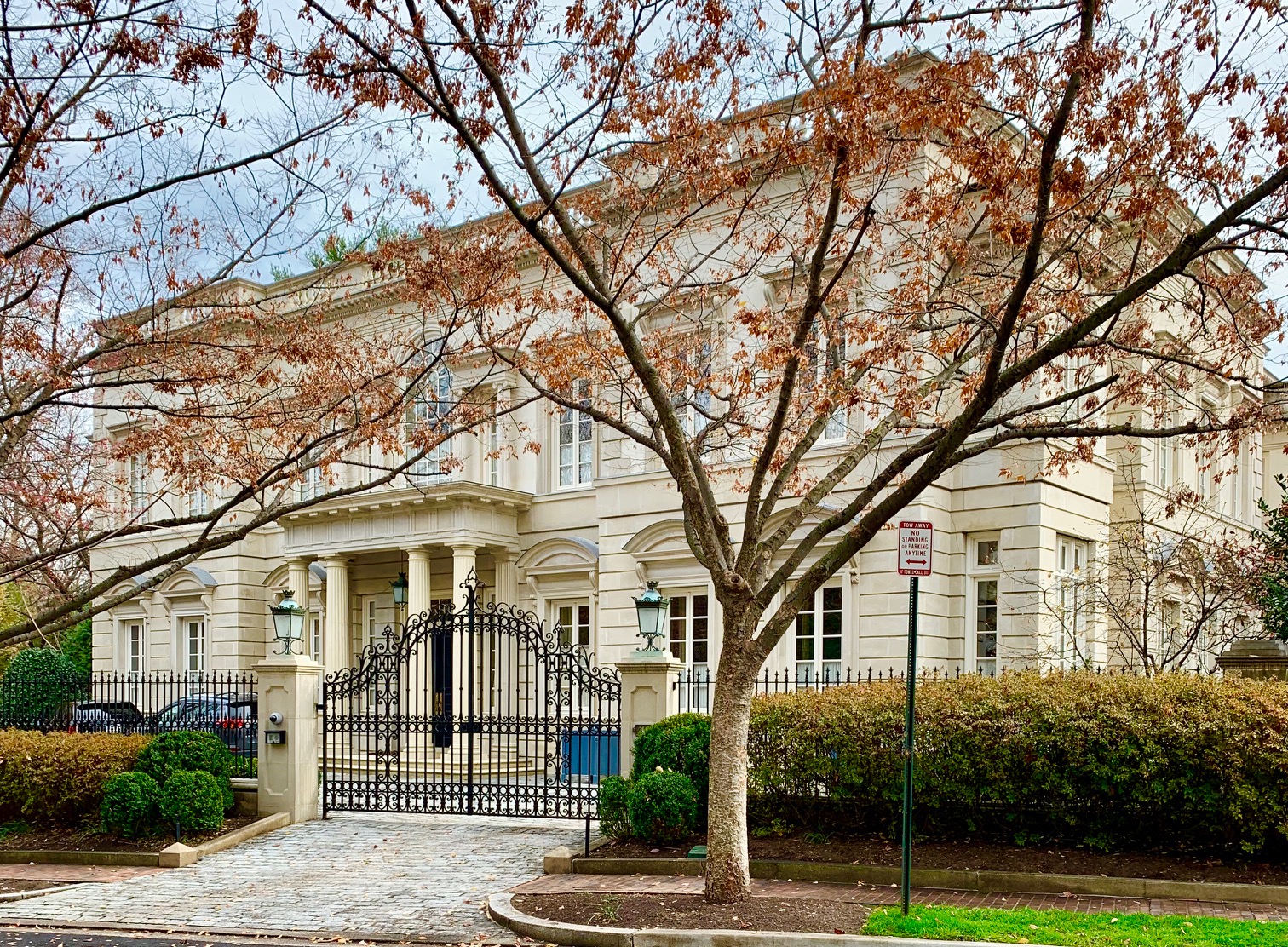 Washington, DC Monthly Luxury Real Estate Market Report
