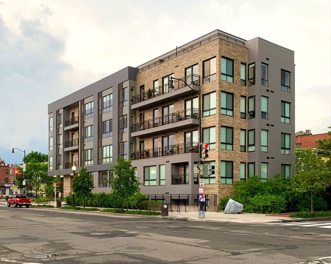 Washington, DC Pet Friendly (Size Restricted) Condos For Sale