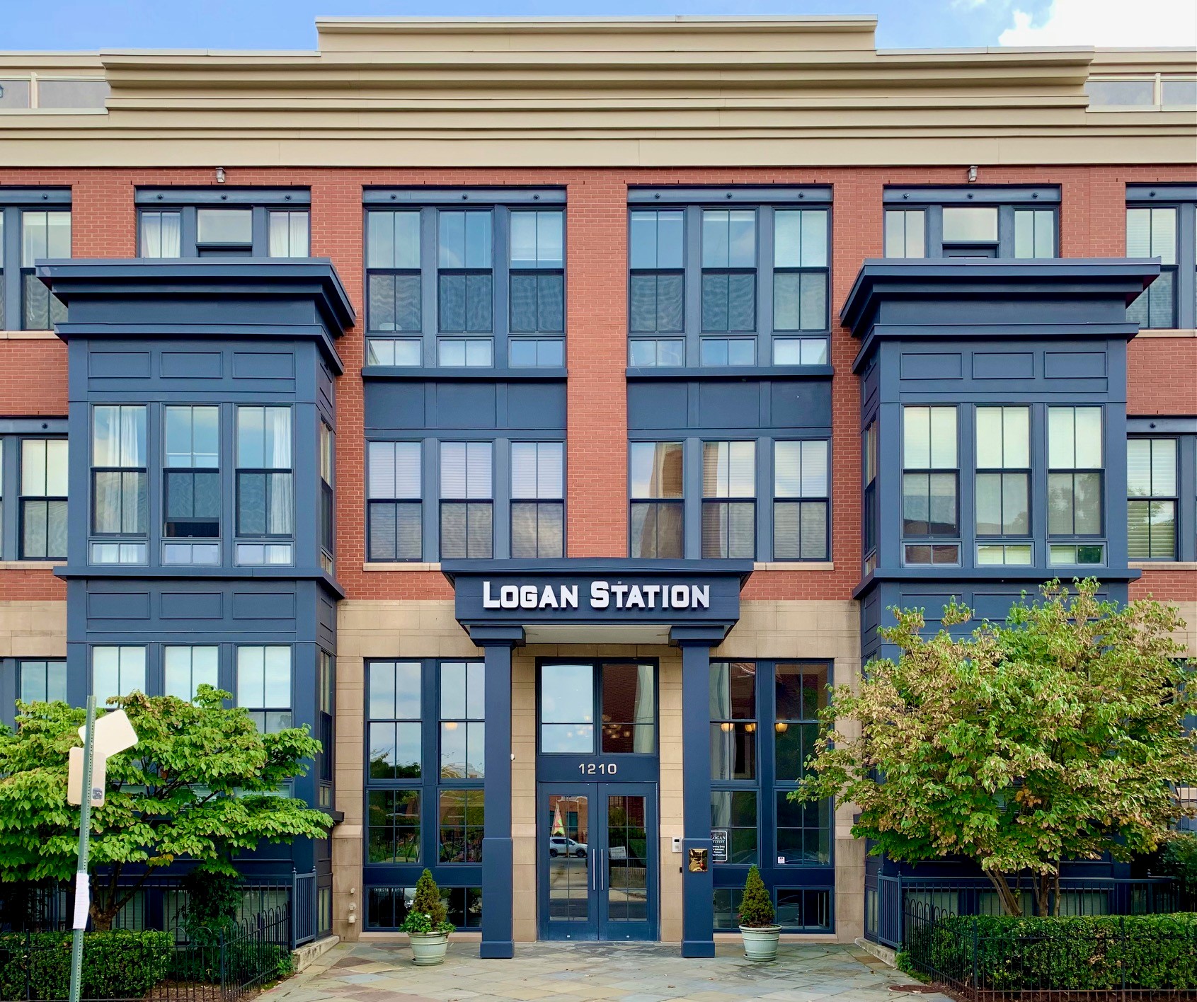 Washington, DC Pet Friendly (Size Restricted) Condos For Sale