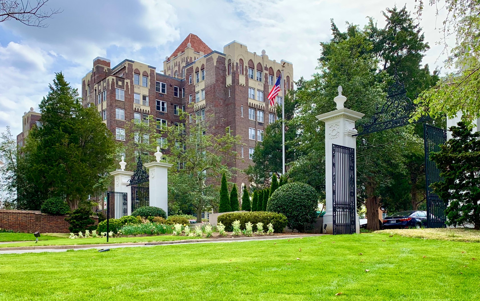 Studio For Sale in Cathedral Heights, Washington, DC