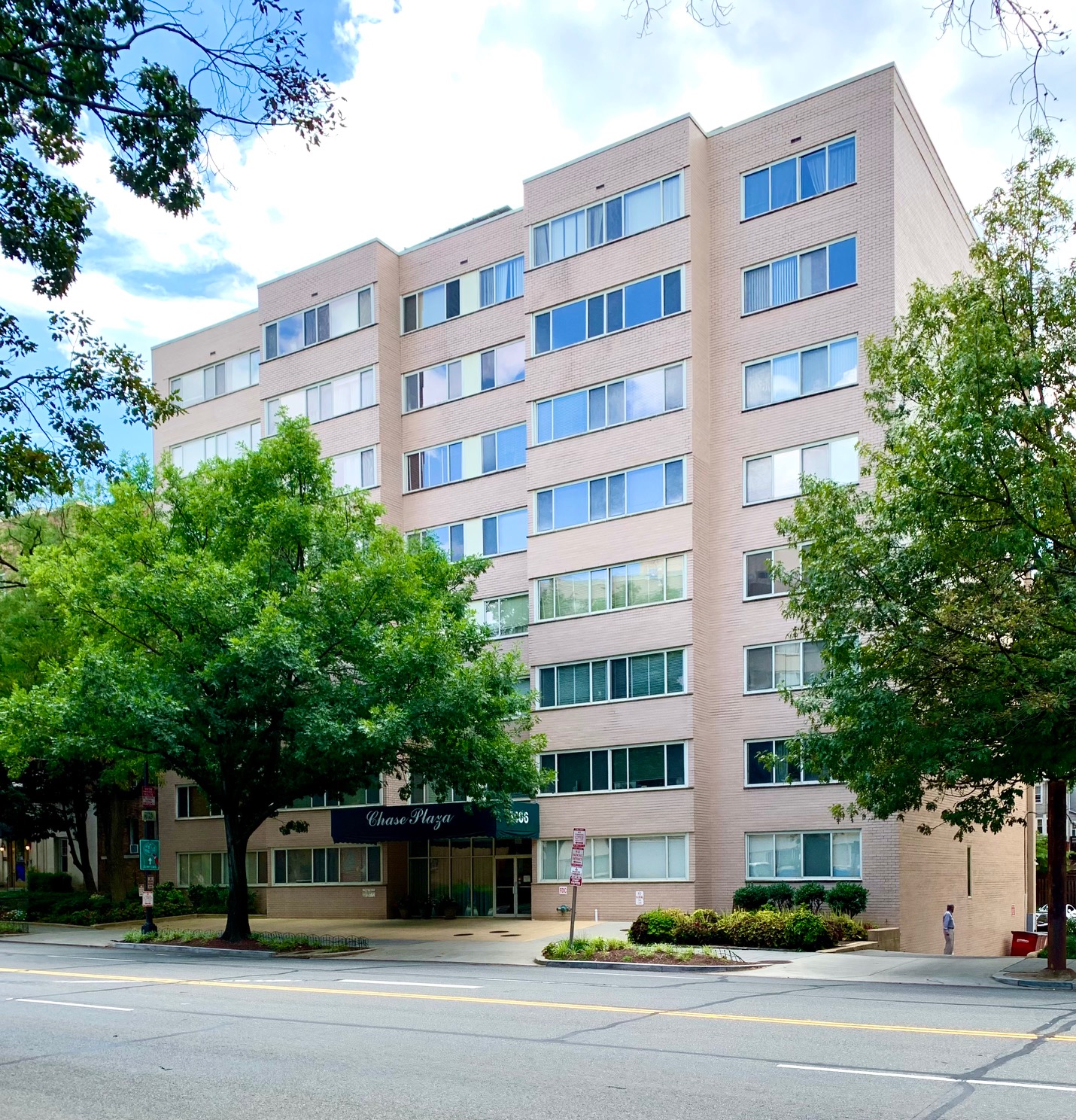 Chevy Chase, Washington, DC Apartments For Sale