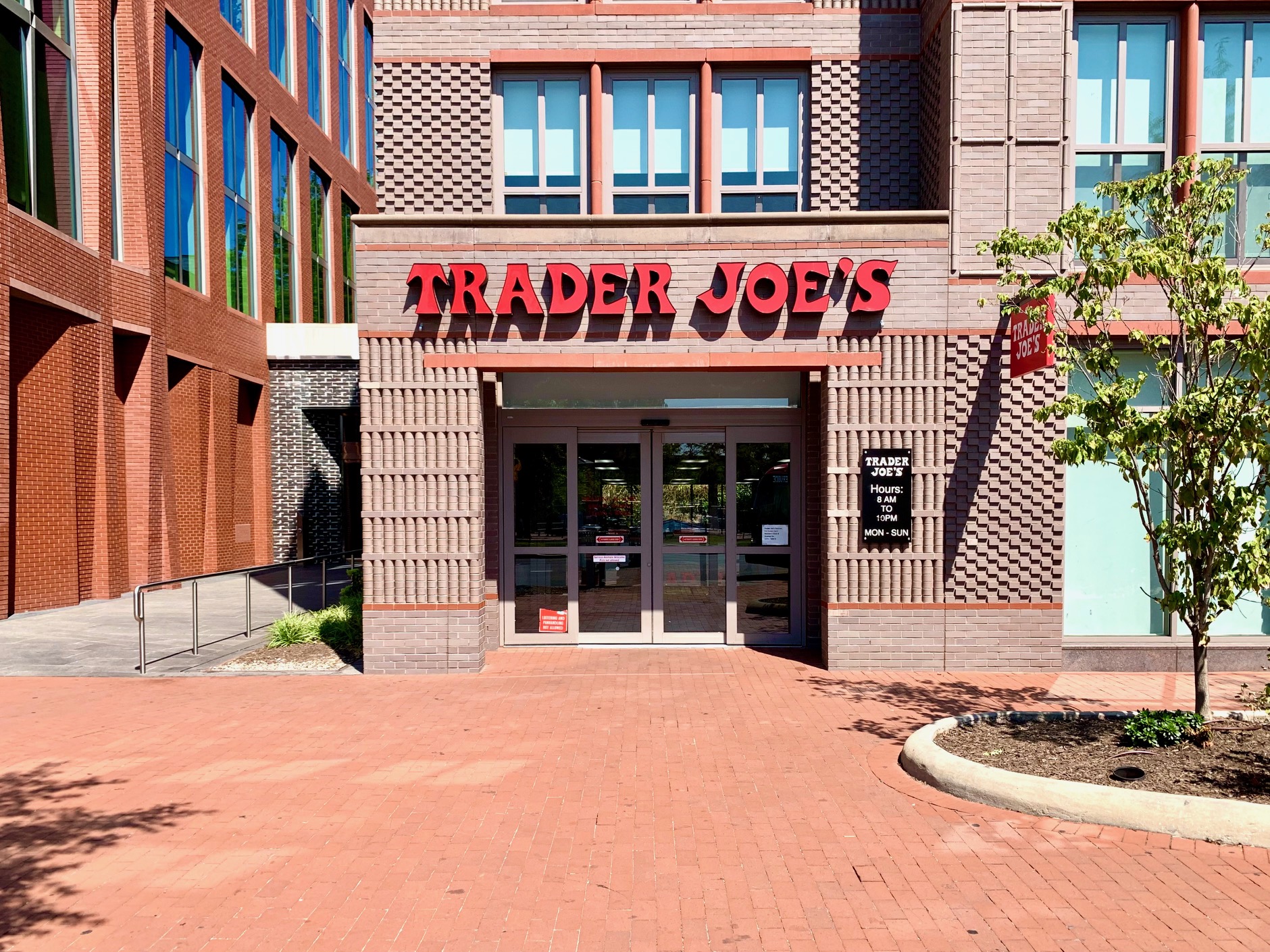Washington, DC Condos For Sale Near Trader Joe's