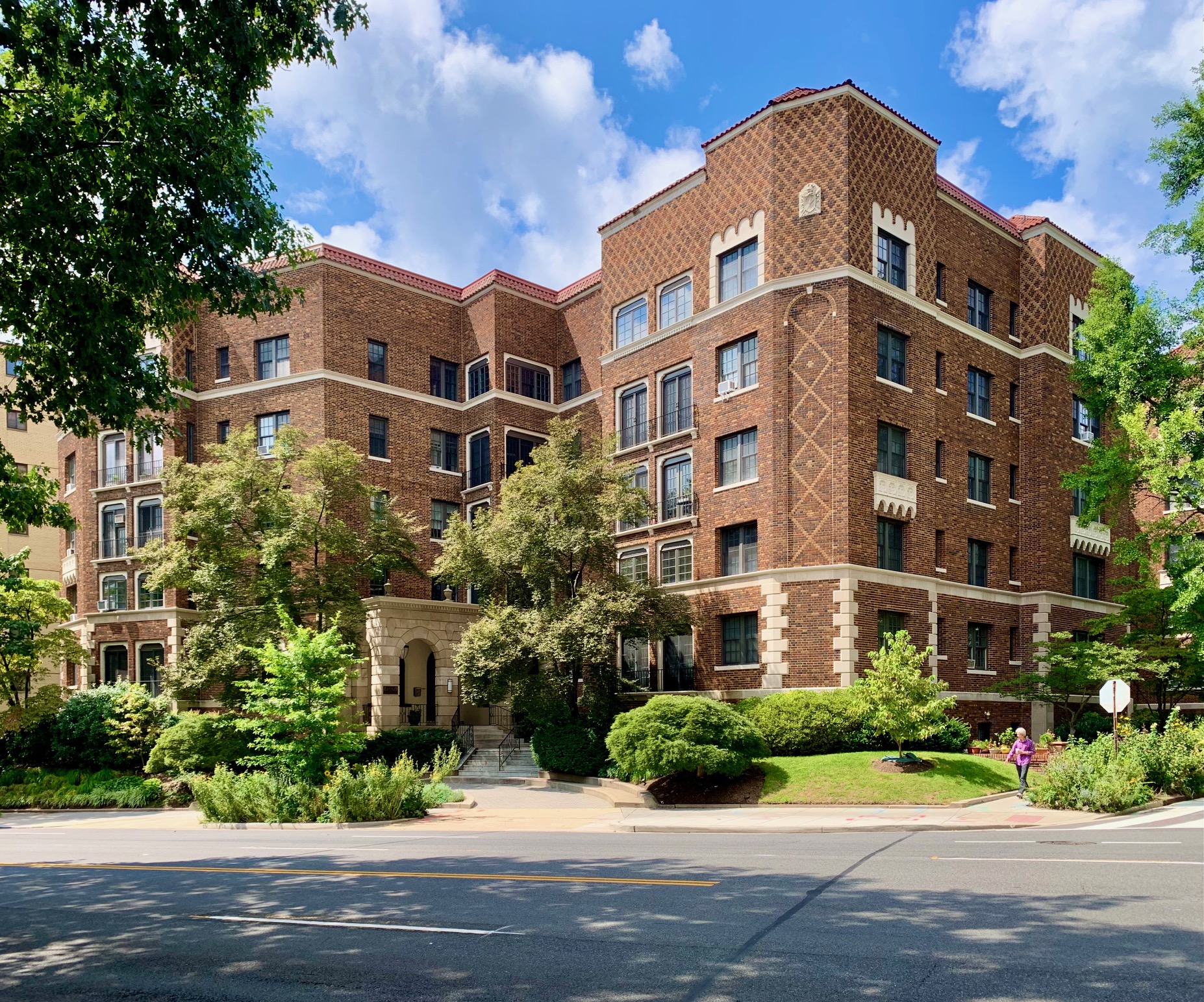 Forest Hills, Washington, DC Apartments For Sale