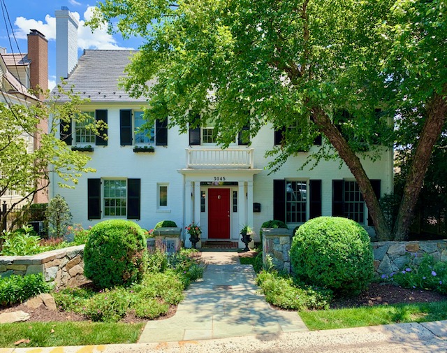 Kent, DC Homes With Parking For Sale