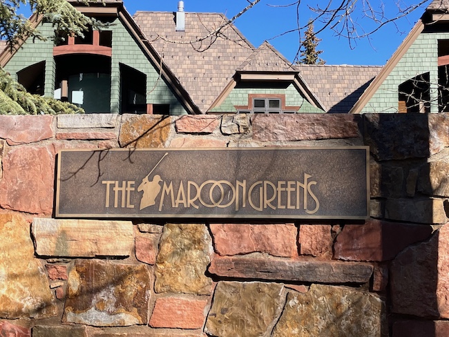 Maroon Greens Sign on Pfister Drive in Aspen