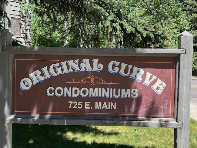 Original Curve Condo Sign