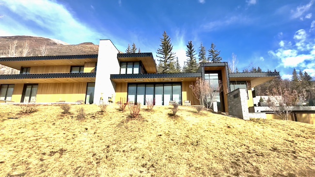 395 E Reds Road on Red Mountain