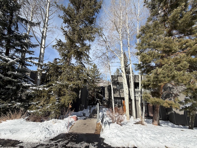 221 Meadow Ranch Drive Entry Walkway