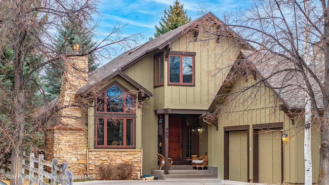 465 Settlement Lane in River Valley Ranch