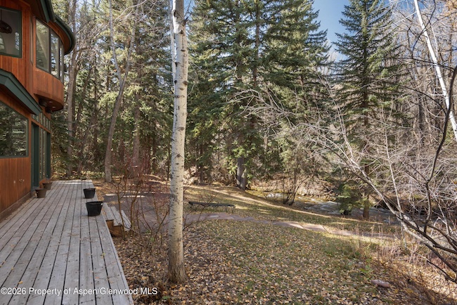635 Sneaky Lane Riverfront Home