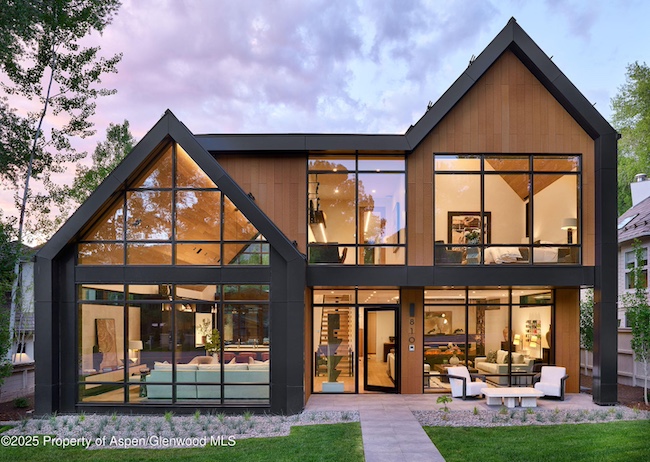 810 W Smuggler Street