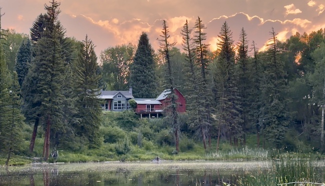 West End Home Overlooking Hallam Lake